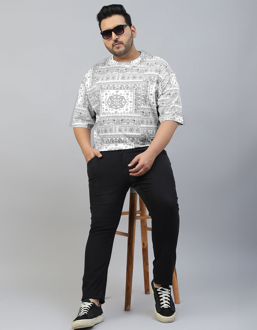 Paisley White All Over Printed Plus Size T-shirt