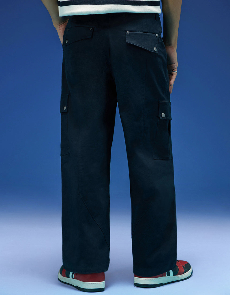 Navy Woven Relaxed Fit High-Rise Exclusive Cargo Pant