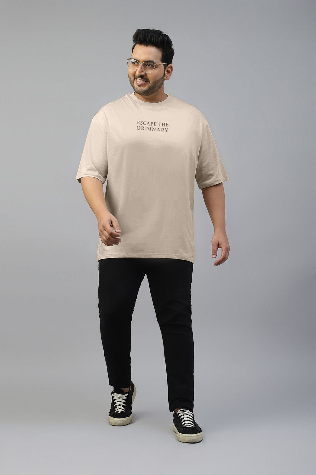 Traveler Swanwhite Graphic Printed Plus Size T-shirt