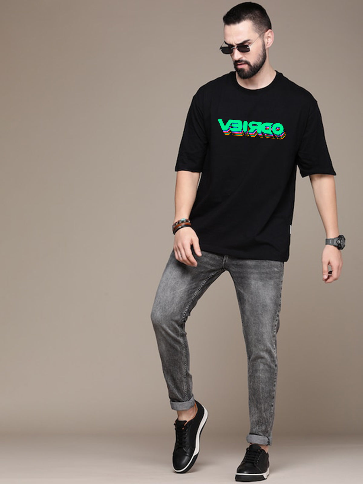 VEIRDO Black Oversized Front Graphic Tshirt