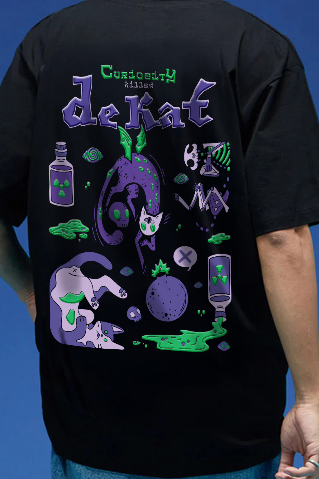 Curiosity Black Oversized Puff Printed Exclusive T-shirt
