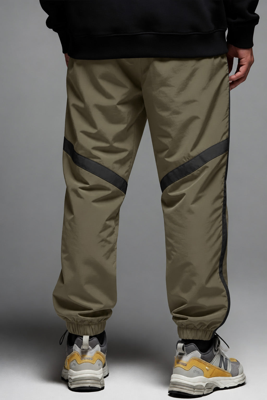 Fawn Contrast Stripe Relaxed Fit Nylon Exclusive Jogger