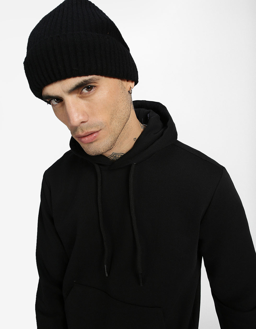 Everyday Comfort: Men's Black Regular Solid Fleece Hoodie Veirdo