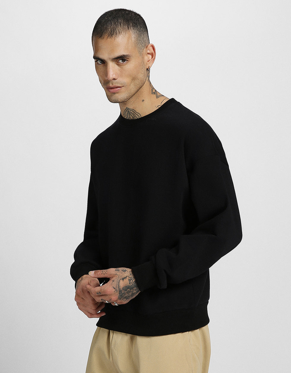 Urban Classic: Black Solid Full Sleeve Sweatshirt Veirdo