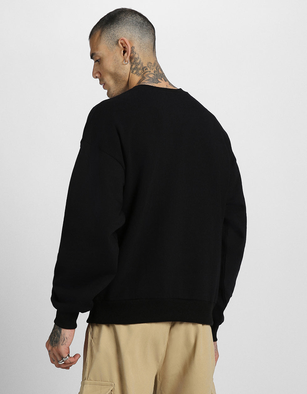 Urban Classic: Black Solid Full Sleeve Sweatshirt Veirdo